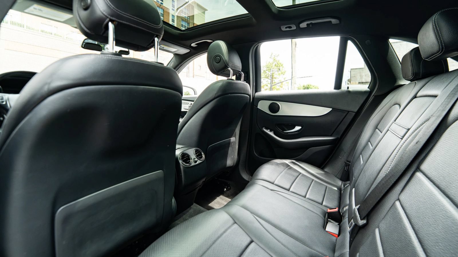 Used 2019 Mercedes-Benz GLC 300 4MATIC w/ Premium Package image 26