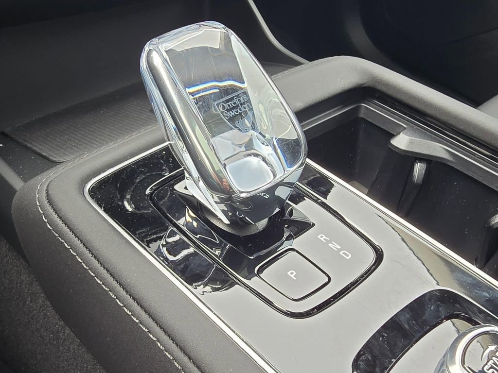New 2025 Volvo XC90 B5 Plus w/ Protection Package Premier image 36