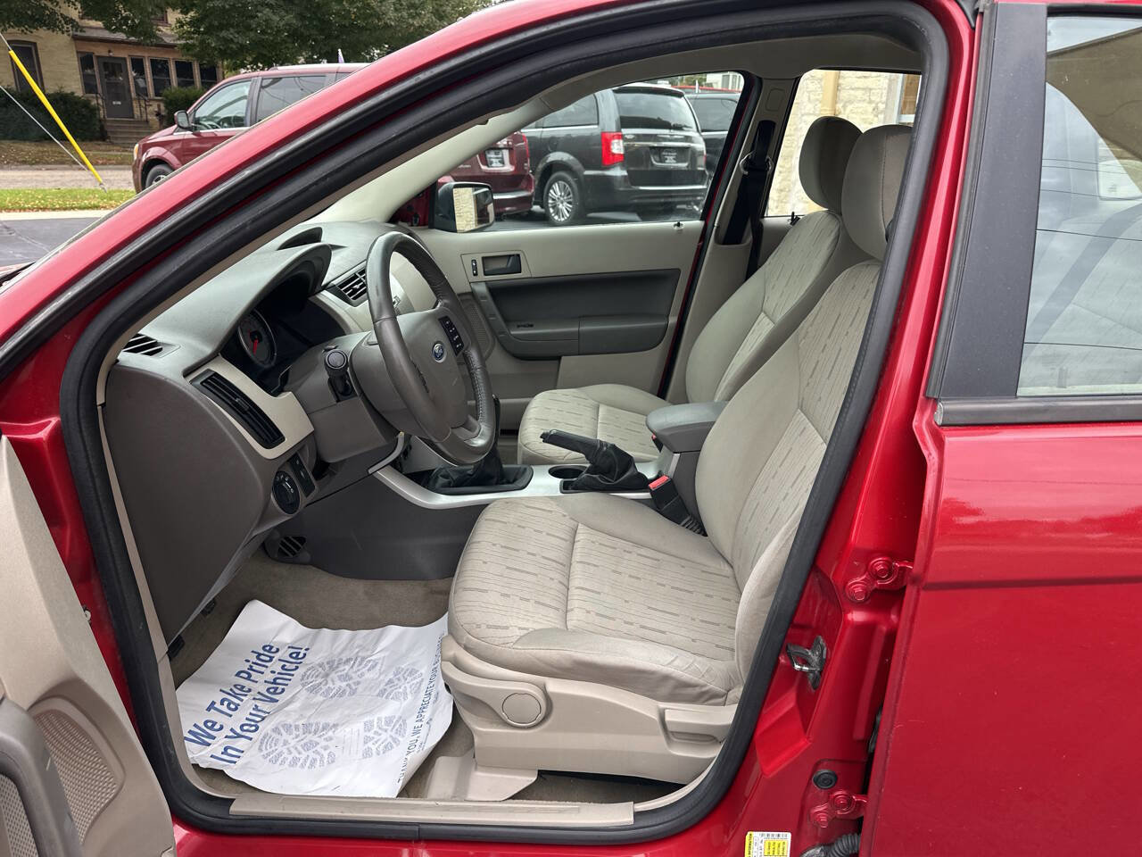 Used 2010 Ford Focus SE image 18