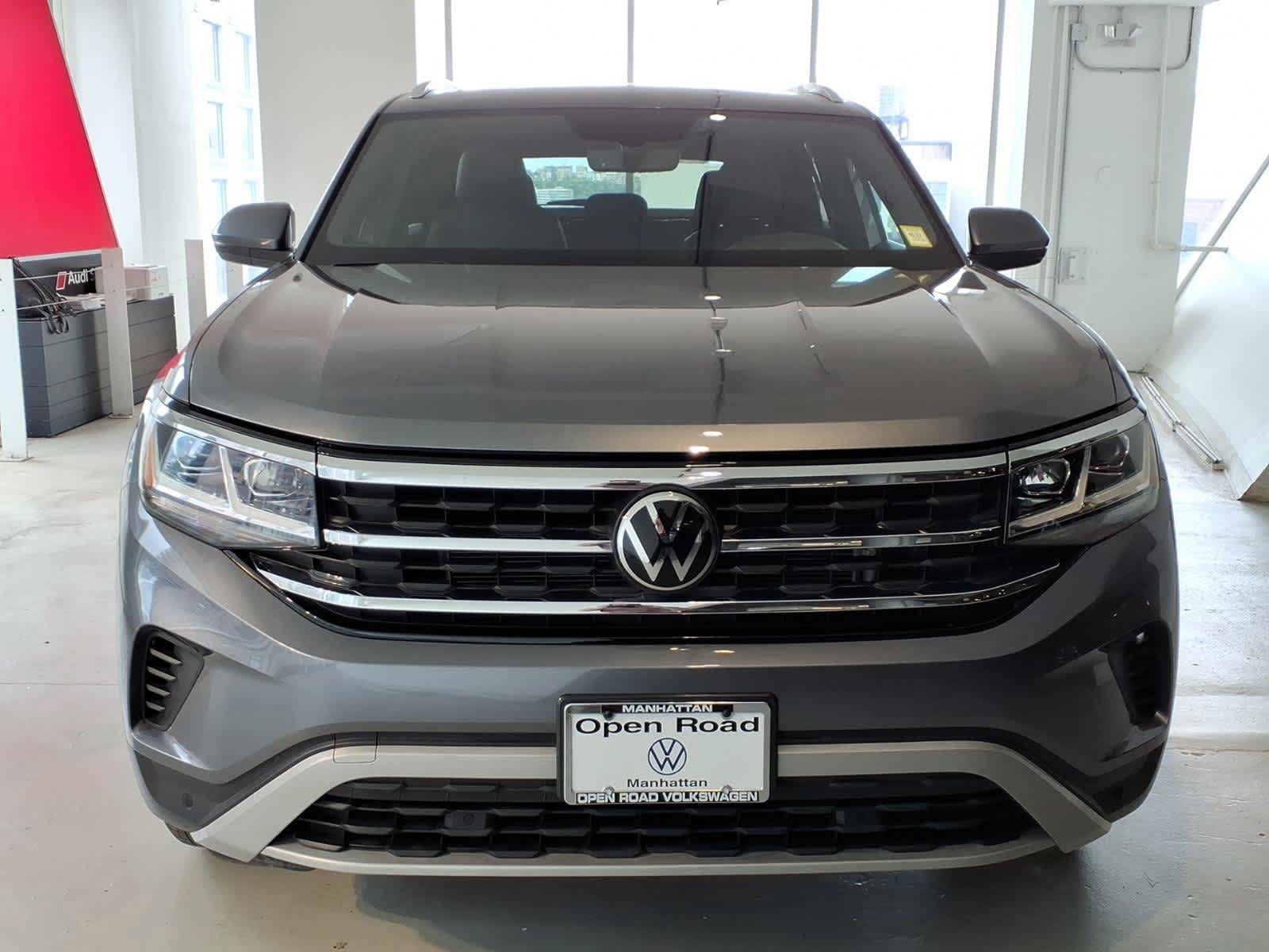 Used 2023 Volkswagen Atlas Cross Sport SE w/ Panoramic Sunroof Package AWD/4WD image 2
