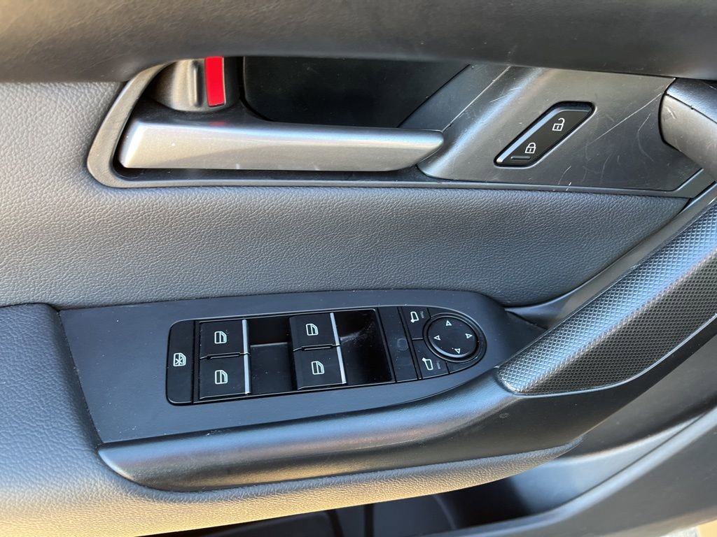 Used 2025 MAZDA CX-50 AWD 2.5 Hybrid w/ Premium Pkg image 7