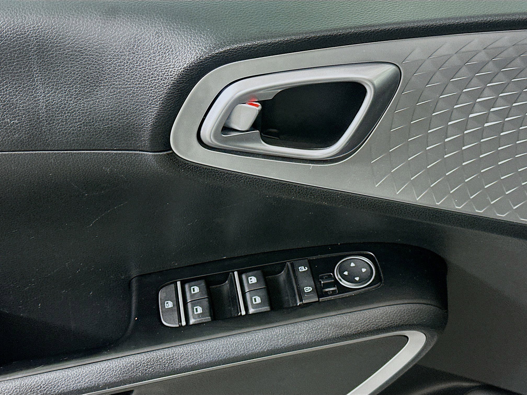 Used 2025 Kia Soul LX w/ LX Technology Package FWD image 15