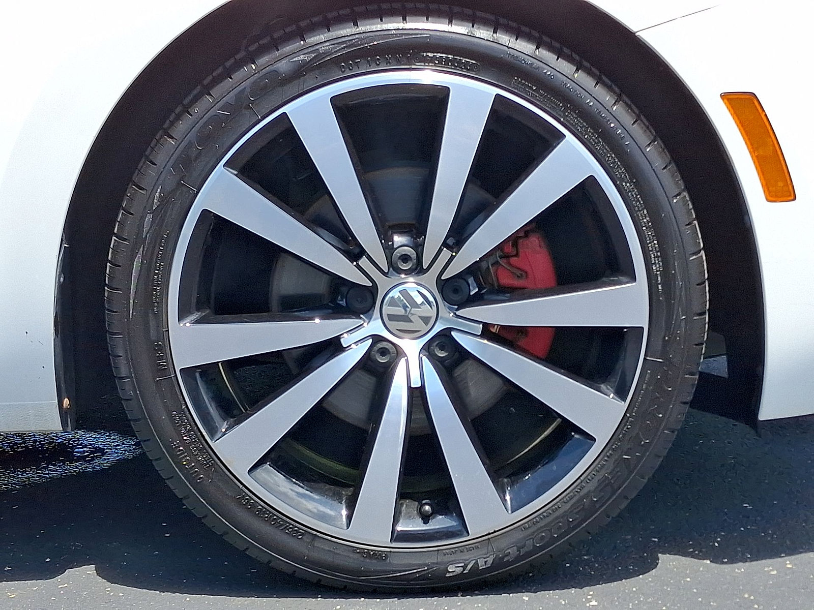 Used 2012 Volkswagen Beetle Turbo FWD image 24
