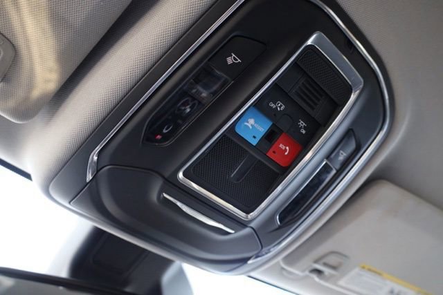 Used 2023 Jeep Grand Cherokee Laredo image 30