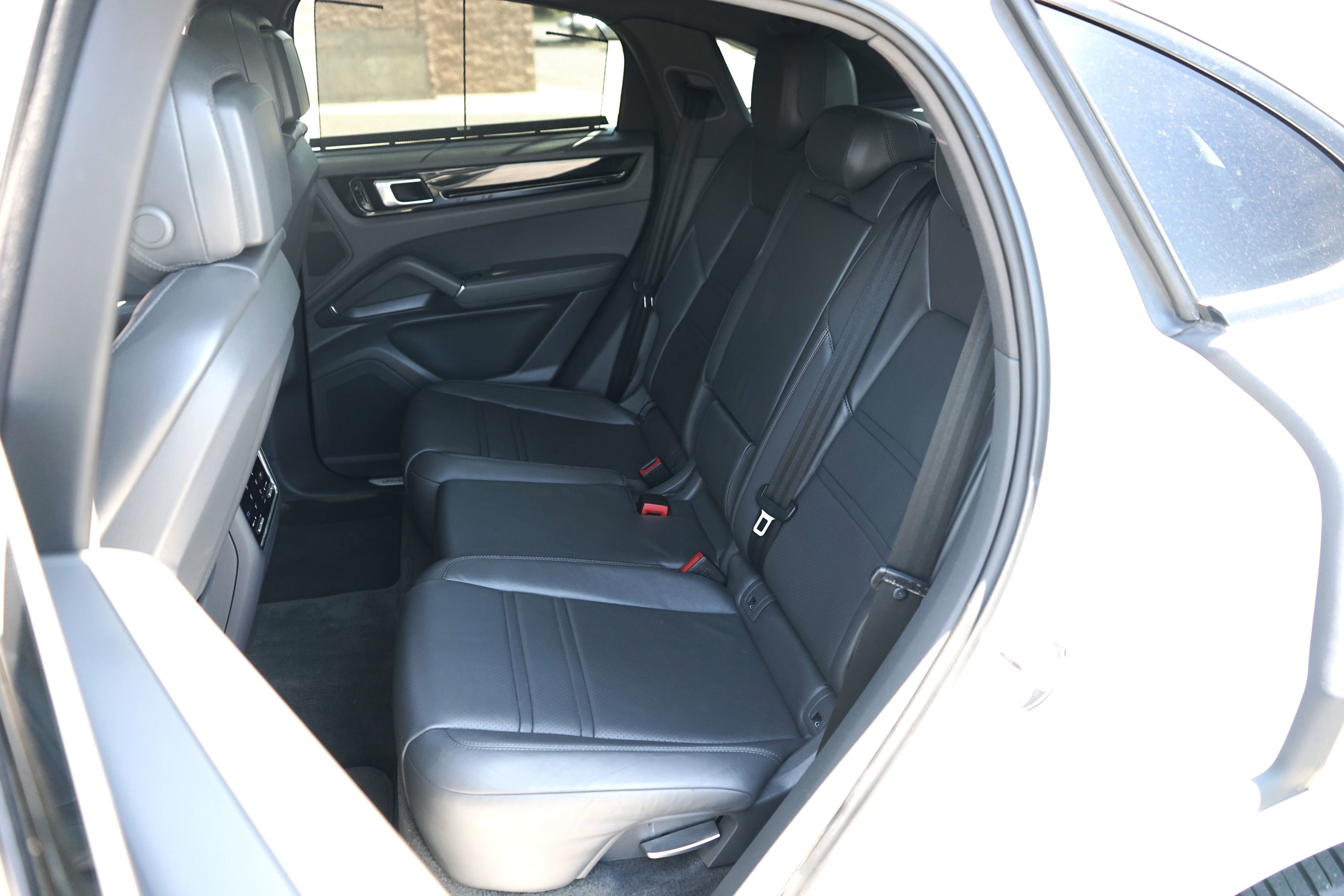 Used 2020 Porsche Cayenne S AWD/4WD image 37