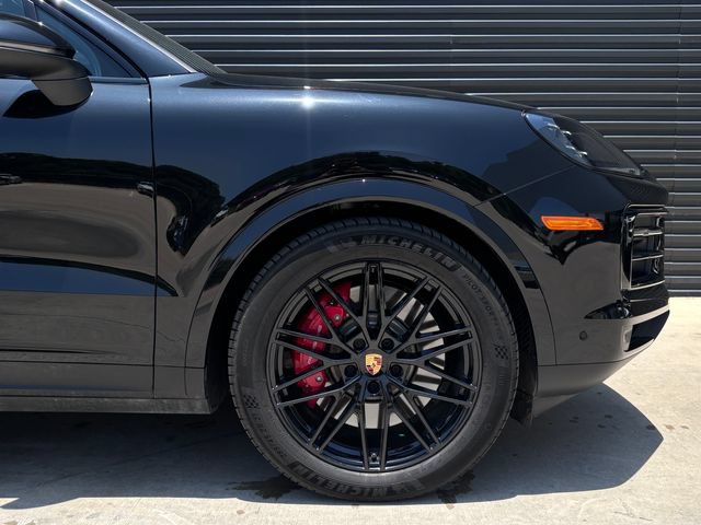 Certified 2025 Porsche Cayenne S AWD/4WD image 11