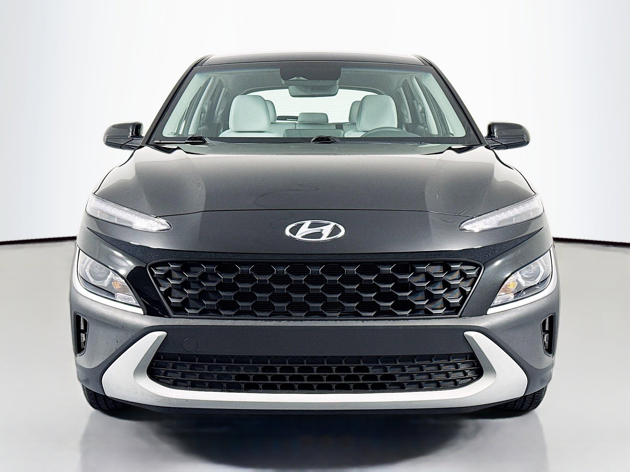 Used 2022 Hyundai Kona SE video 2