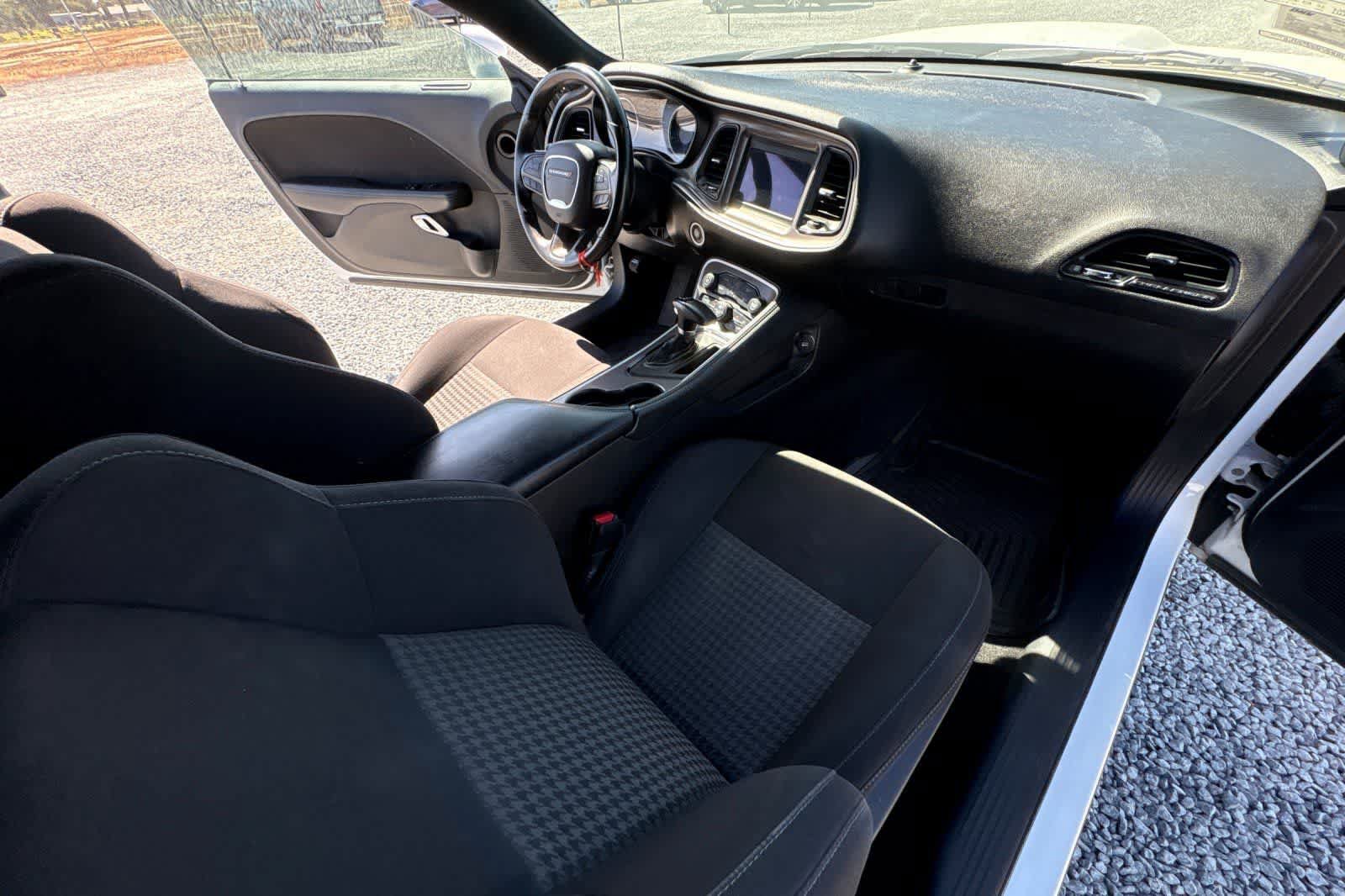 Used 2022 Dodge Challenger GT AWD/4WD image 17