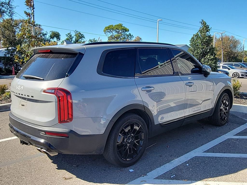 Used 2022 Kia Telluride EX w/ EX Premium Package image 4