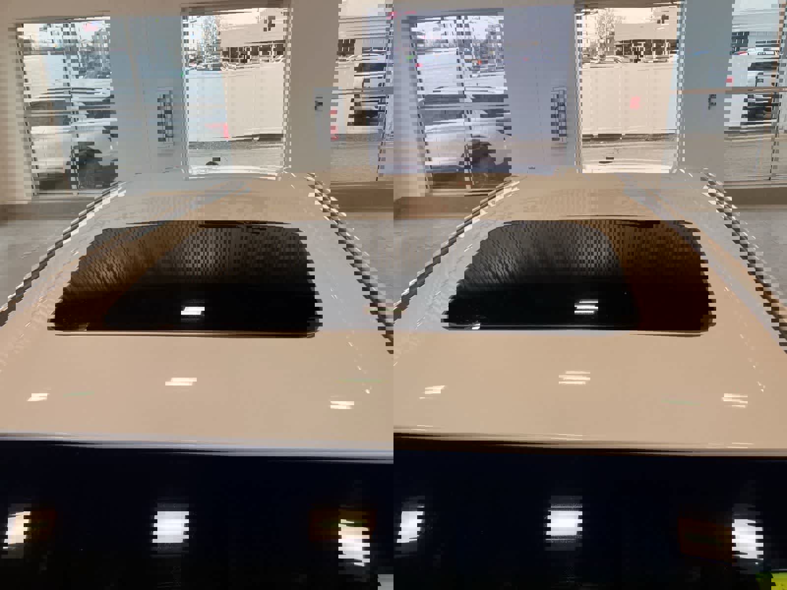 Used 2017 Ford Taurus SHO w/ Driver Assist Package image 10