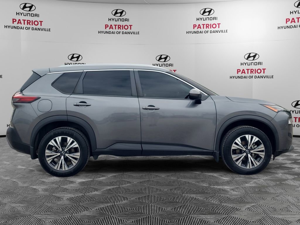 Used 2022 Nissan Rogue SV w/ SV Premium Package AWD/4WD image 2