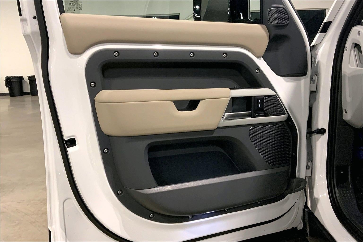 Used 2024 Land Rover Defender 110 S image 21