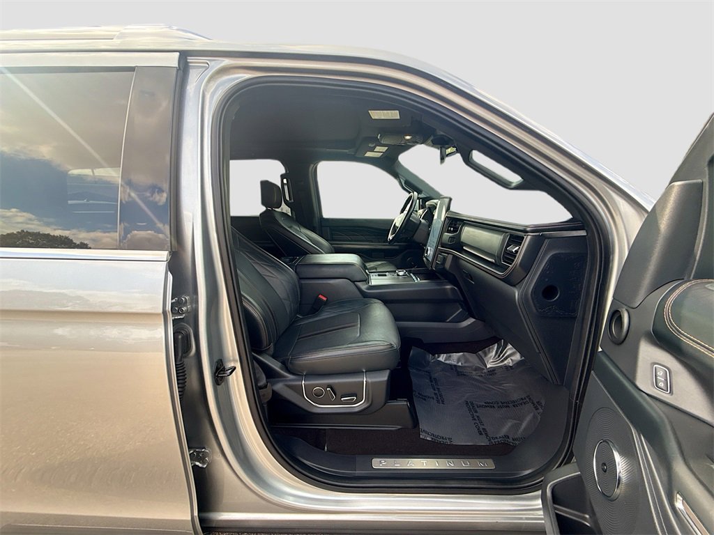 Used 2023 Ford Expedition Platinum image 31