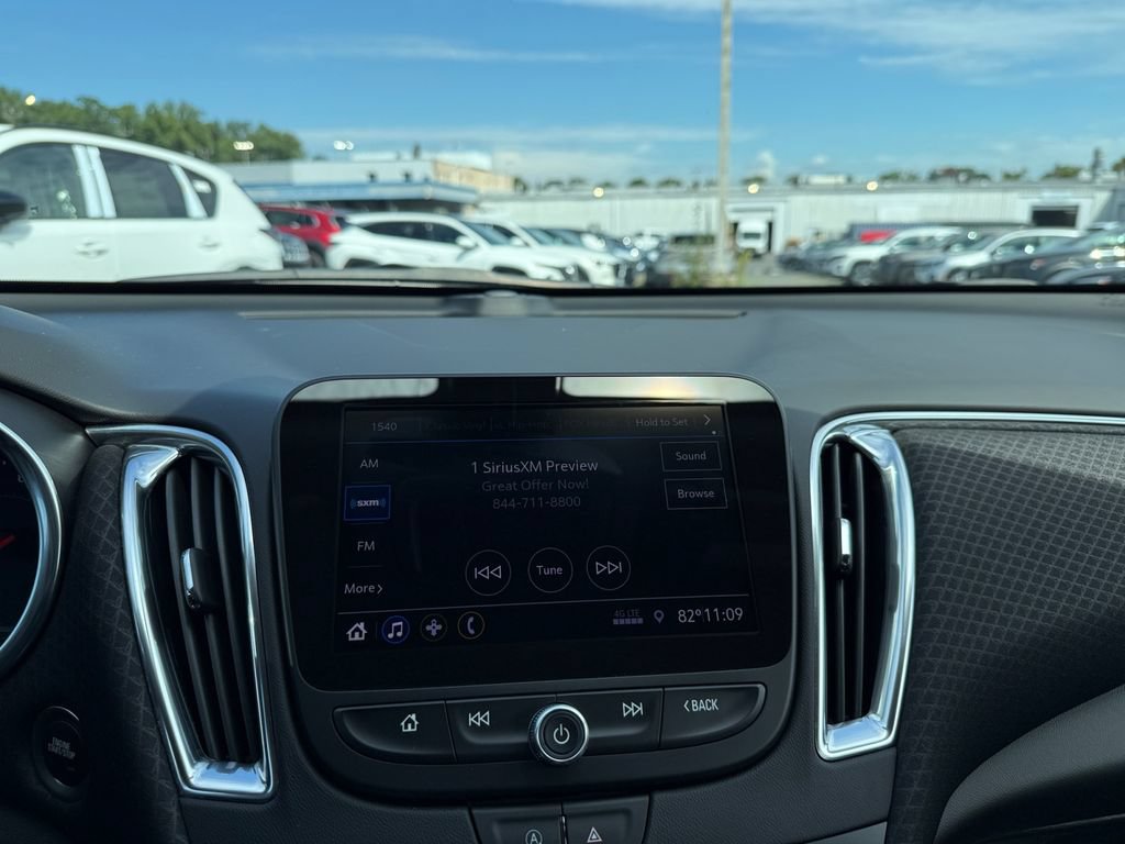 Used 2020 Chevrolet Malibu LT FWD image 17