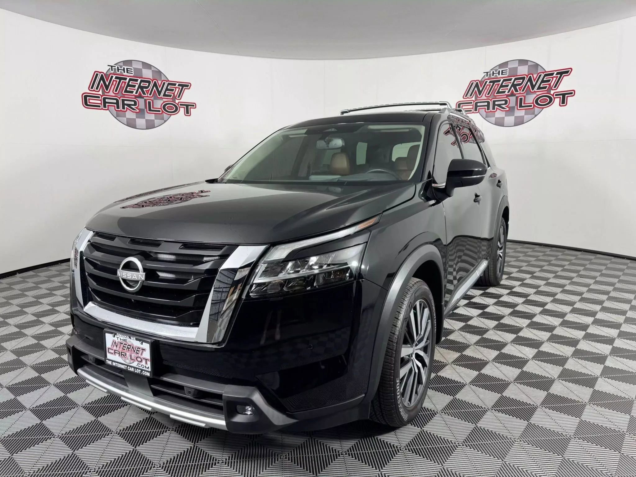 Used 2022 Nissan Pathfinder Platinum w/ Cargo Package