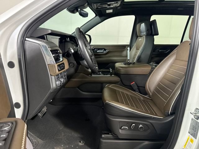 Used 2025 GMC Yukon Denali Ultimate w/ LPO, Floor Liner Package image 11