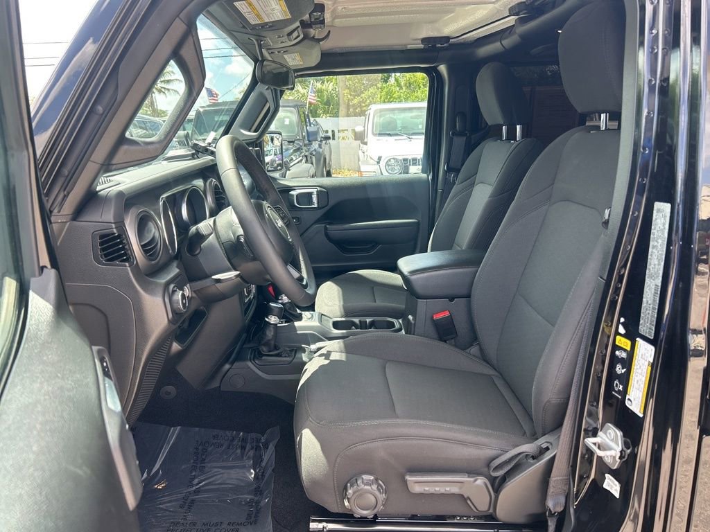 Used 2023 Jeep Wrangler Sport S image 9