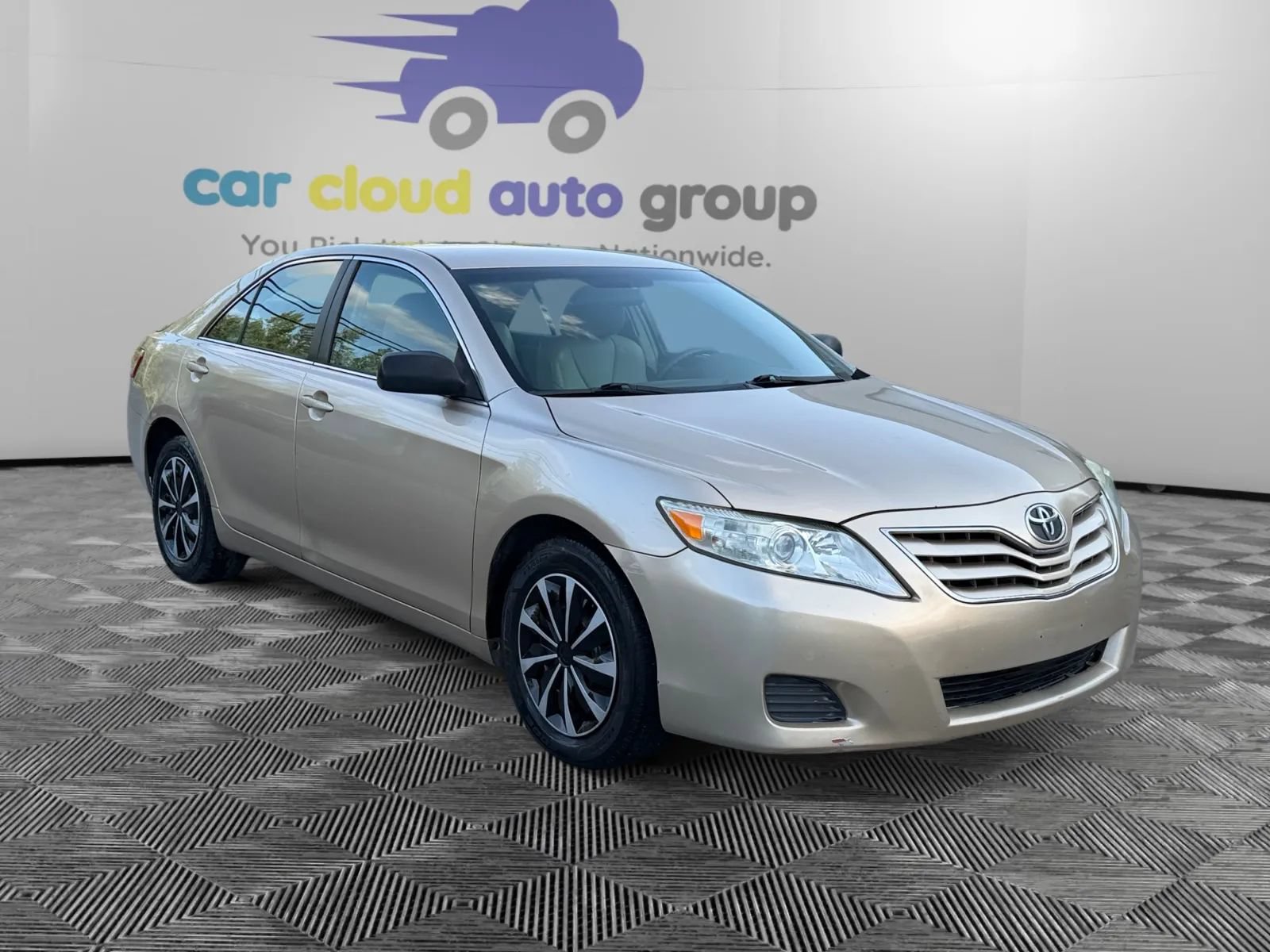 Used 2010 Toyota Camry LE FWD image 7
