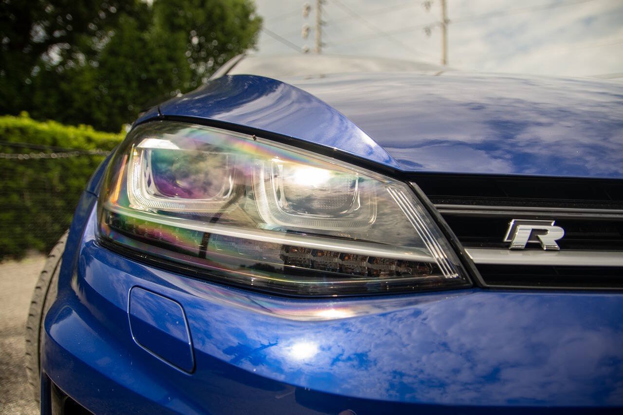 Used 2015 Volkswagen Golf R 4-Door AWD/4WD image 2
