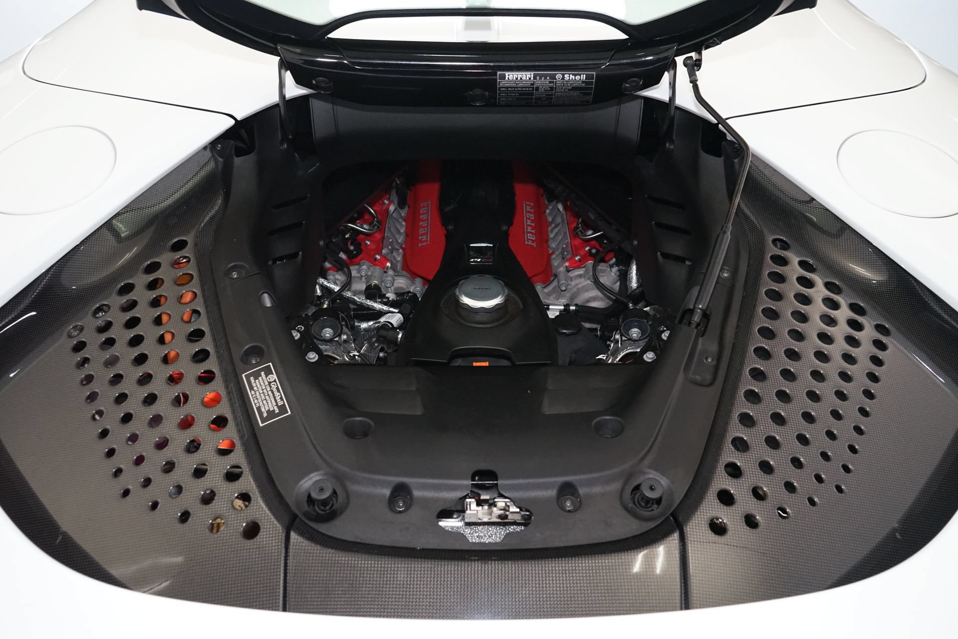 Used 2025 Ferrari SF90 Spider AWD/4WD image 37