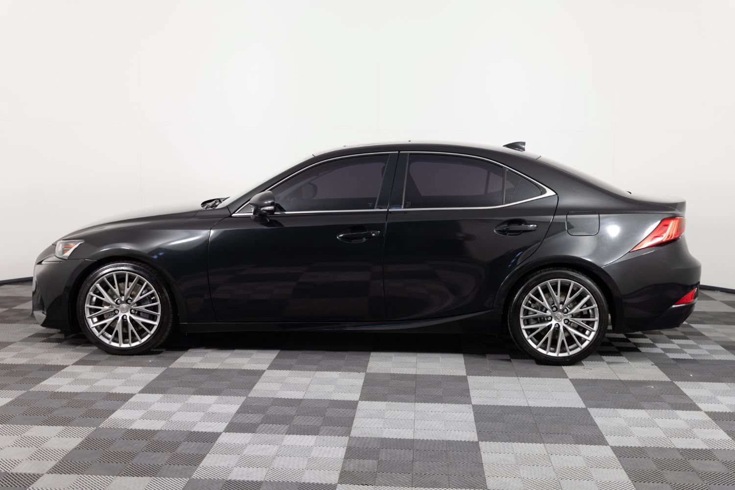 Used 2017 Lexus IS 200t RWD image 3