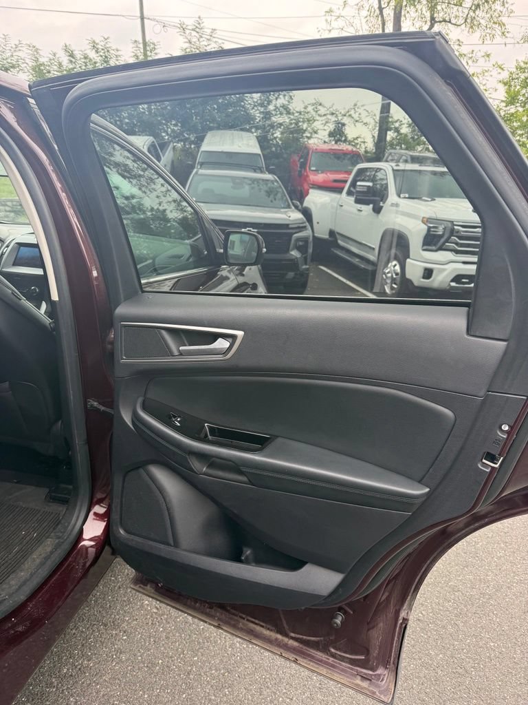 Used 2020 Ford Edge SEL w/ Convenience Package FWD image 18