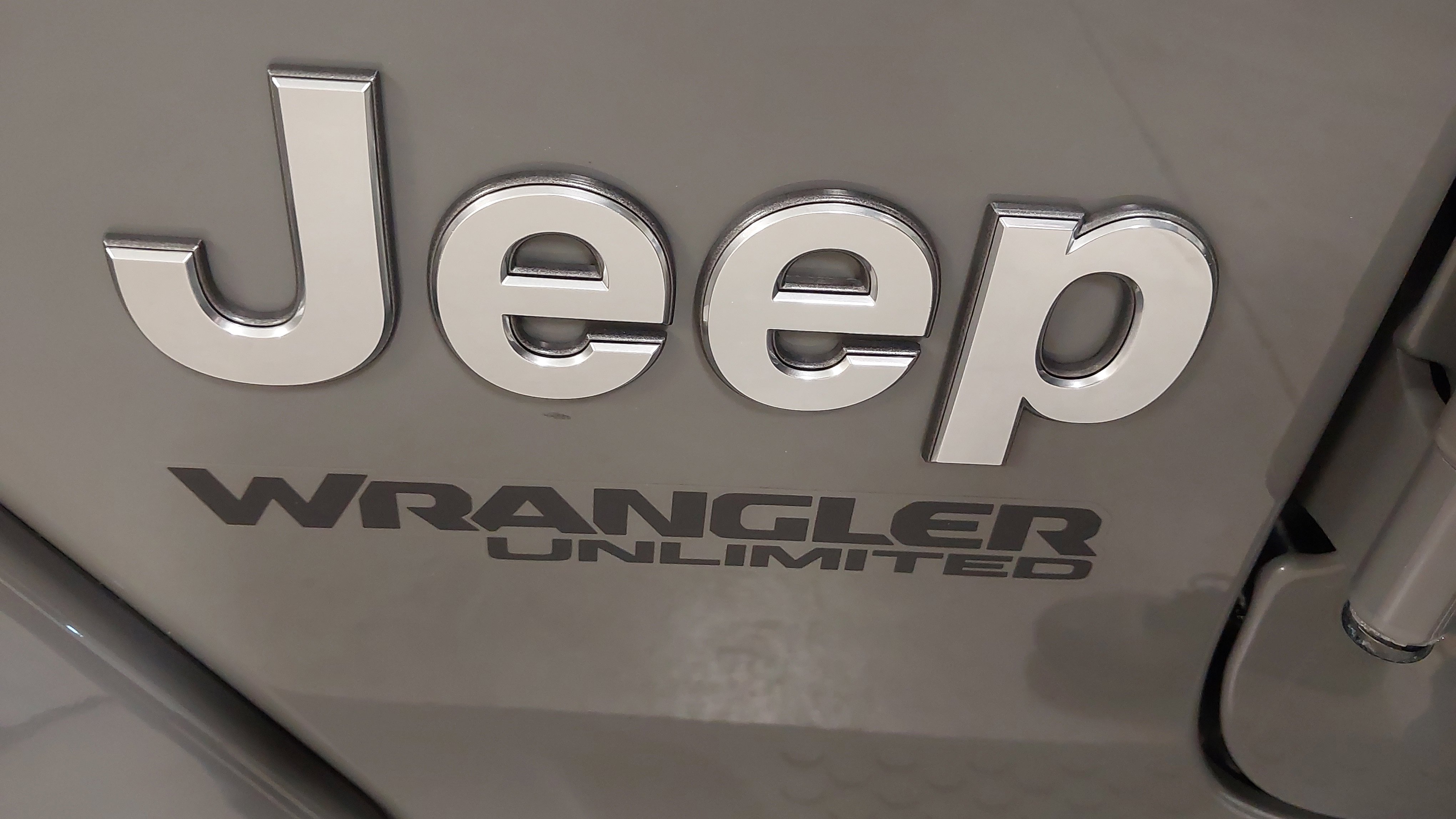 Used 2021 Jeep Wrangler Unlimited Sahara w/ Cold Weather Group image 31