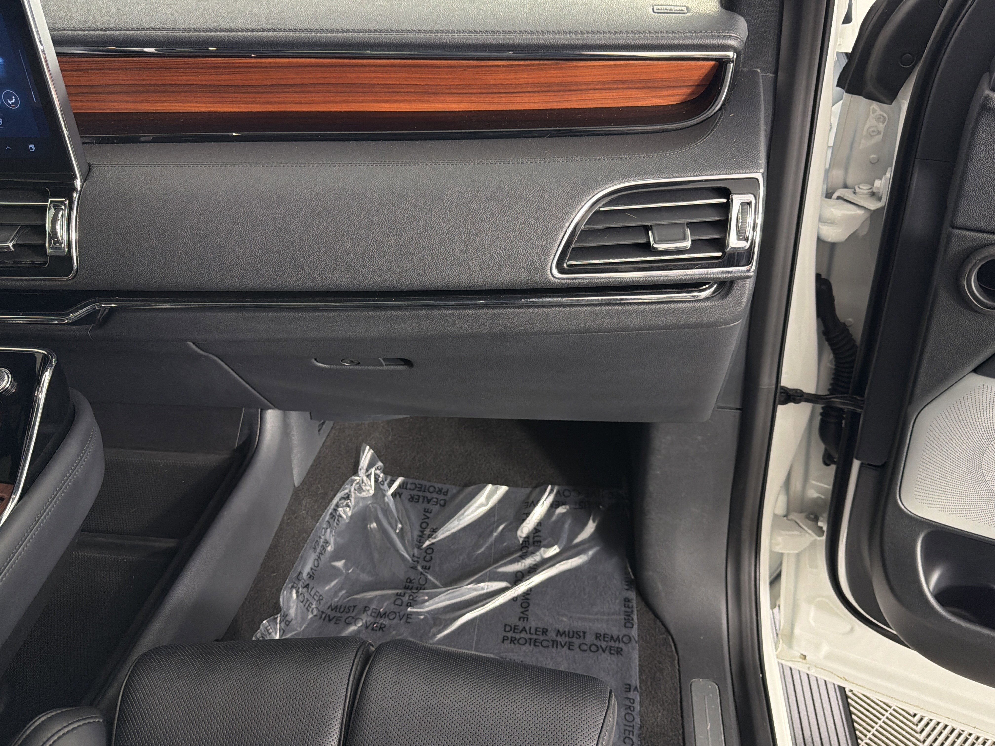 Used 2024 Lincoln Navigator Reserve image 36