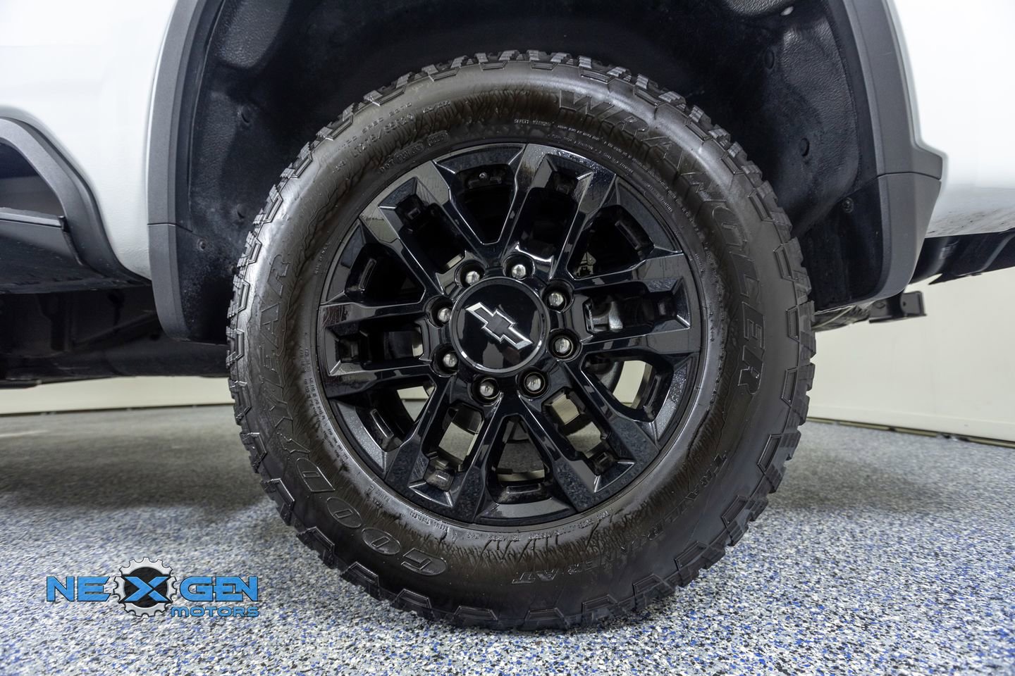 Used 2025 Chevrolet Silverado 2500 Custom w/ Custom Value Package AWD/4WD image 47