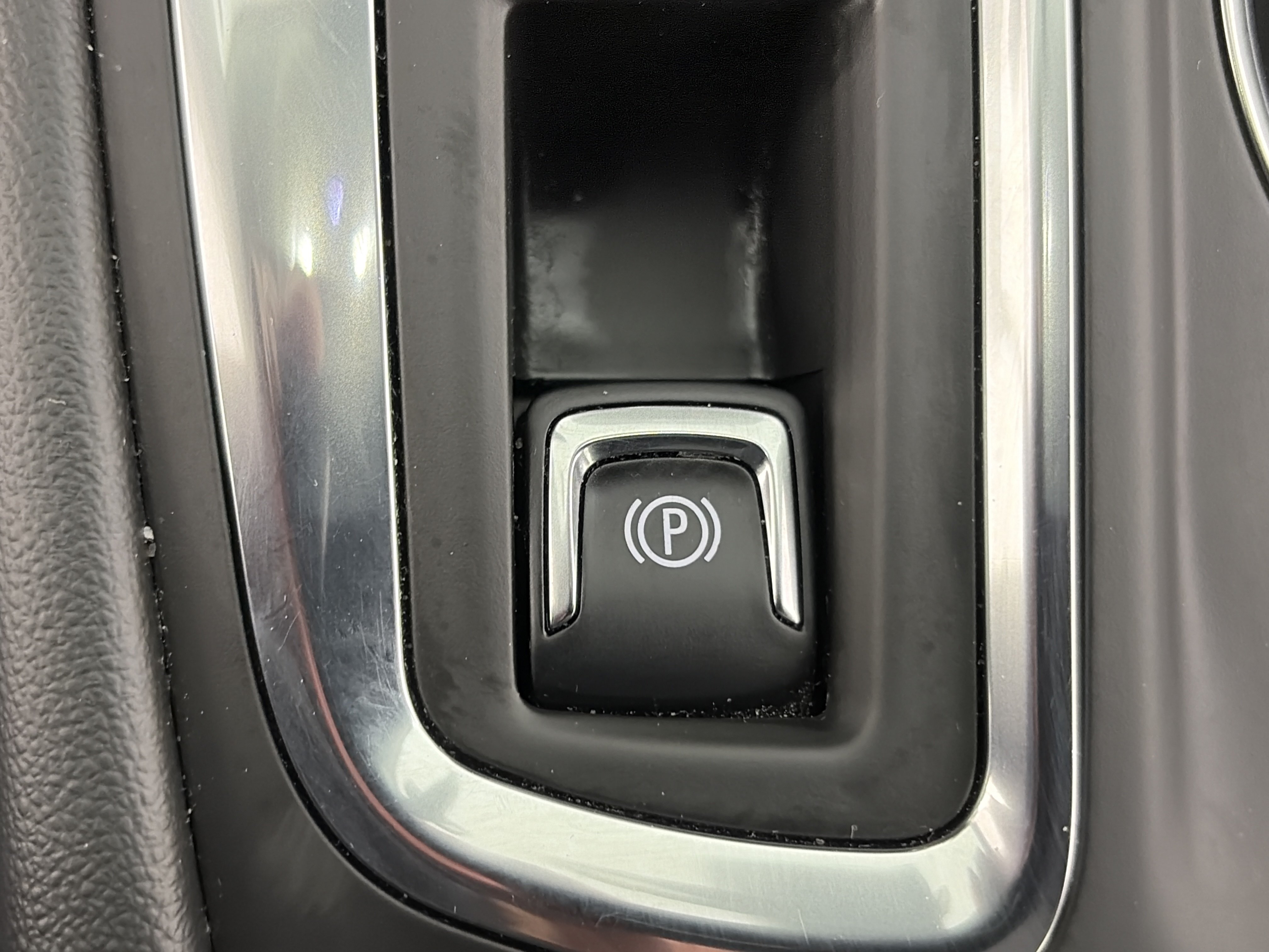 Used 2024 Chevrolet Equinox LT FWD image 28