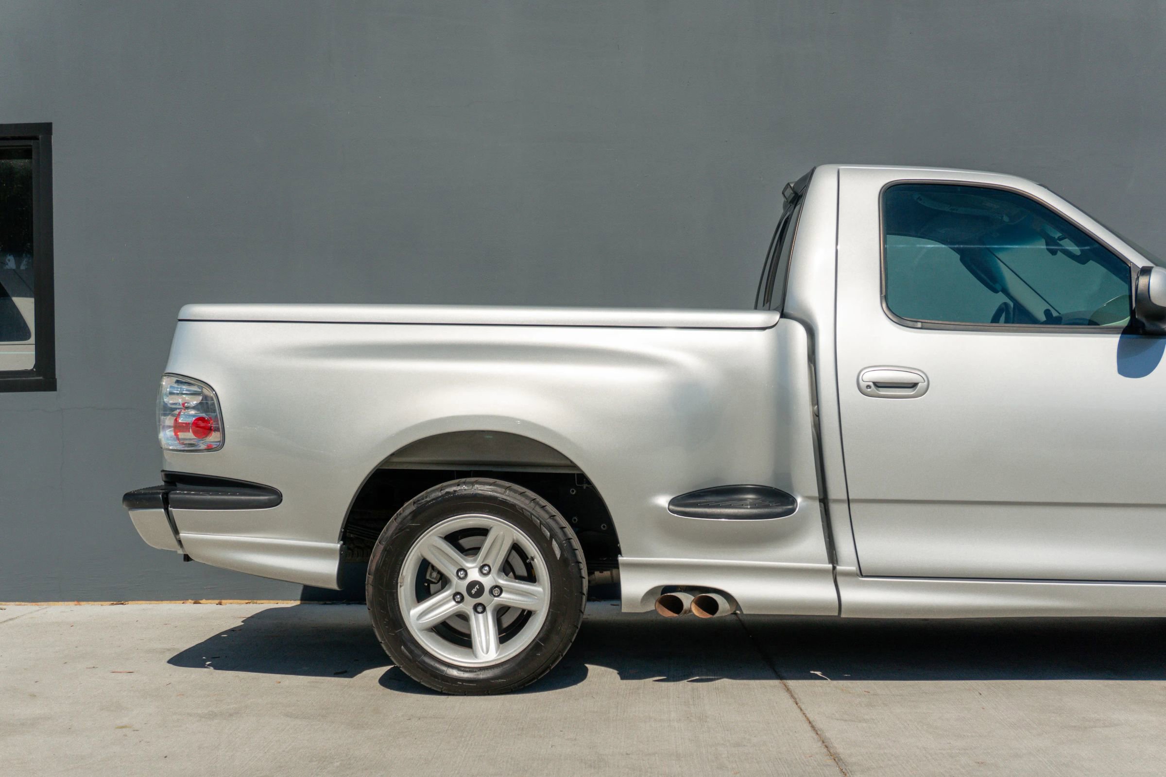 Used 2004 Ford F150 Lightning RWD image 34