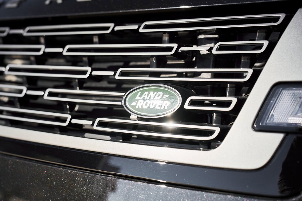 Used 2025 Land Rover Range Rover Long Wheelbase Autobiography image 7