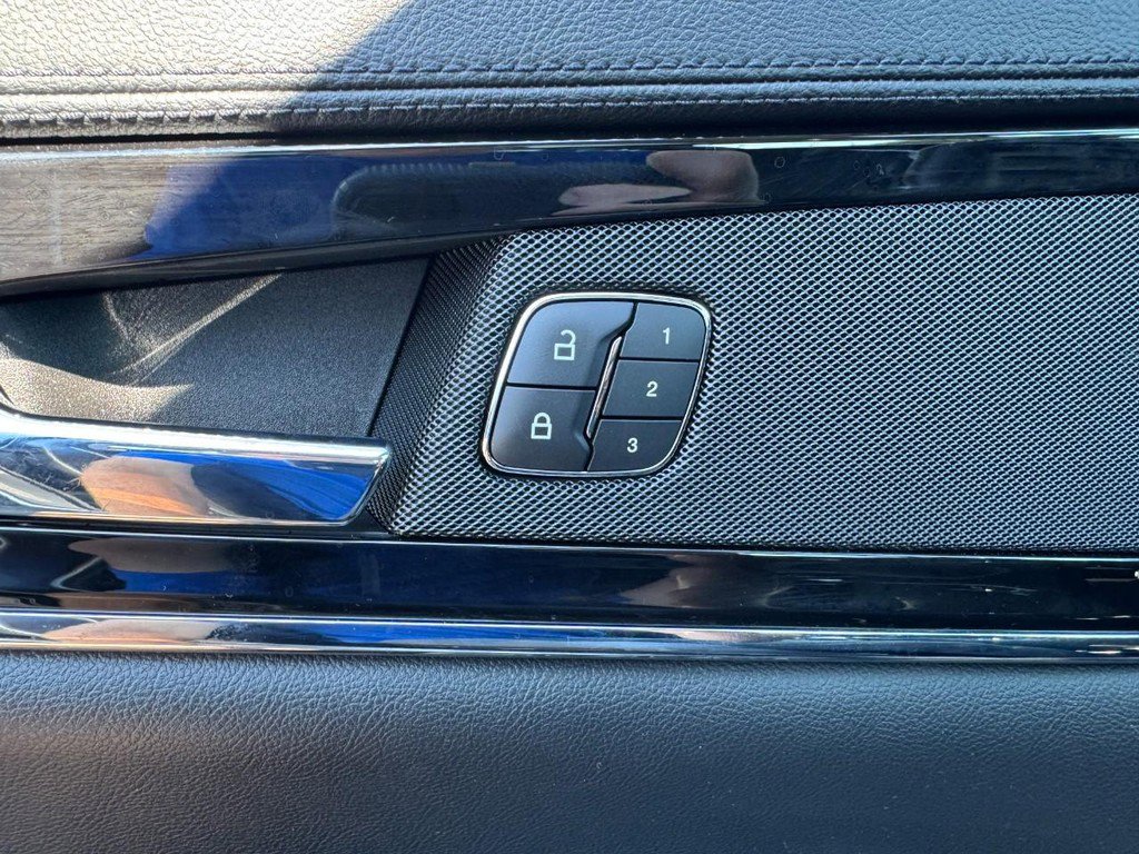 Used 2022 Lincoln Nautilus Reserve image 17