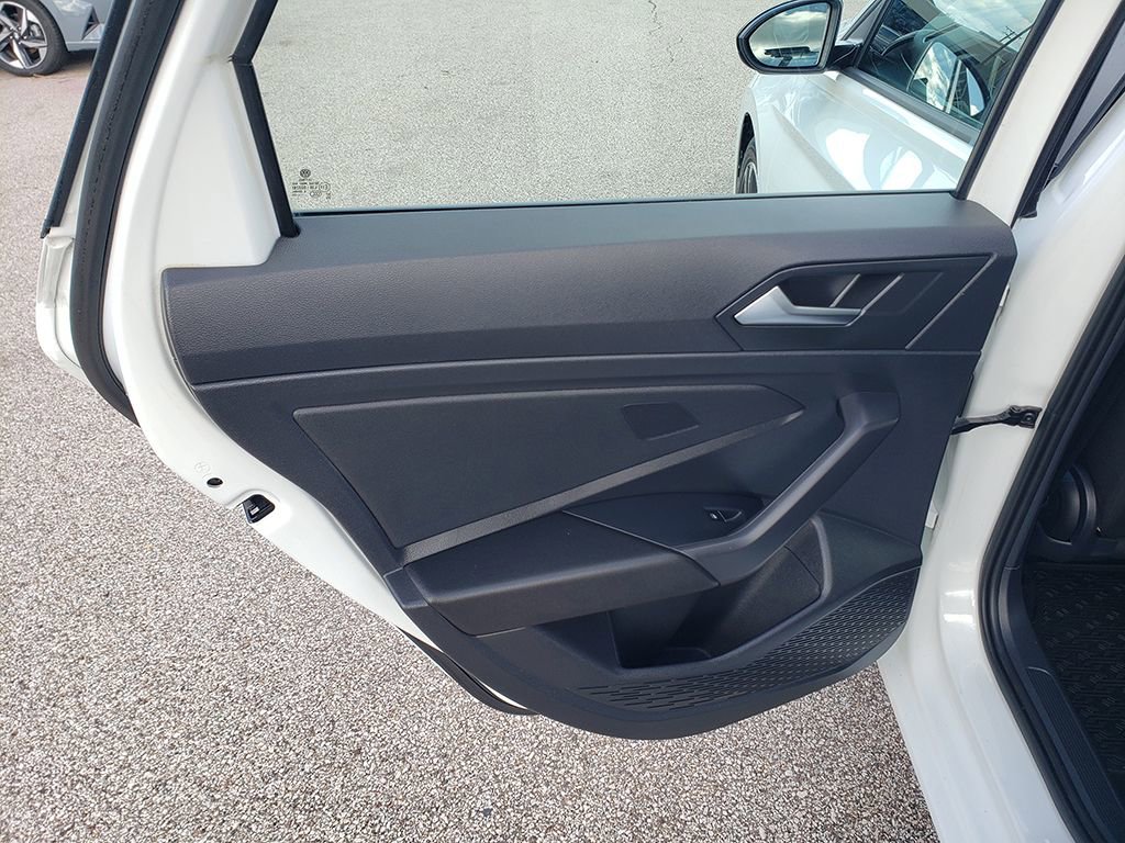 Used 2022 Volkswagen Jetta Sport image 11