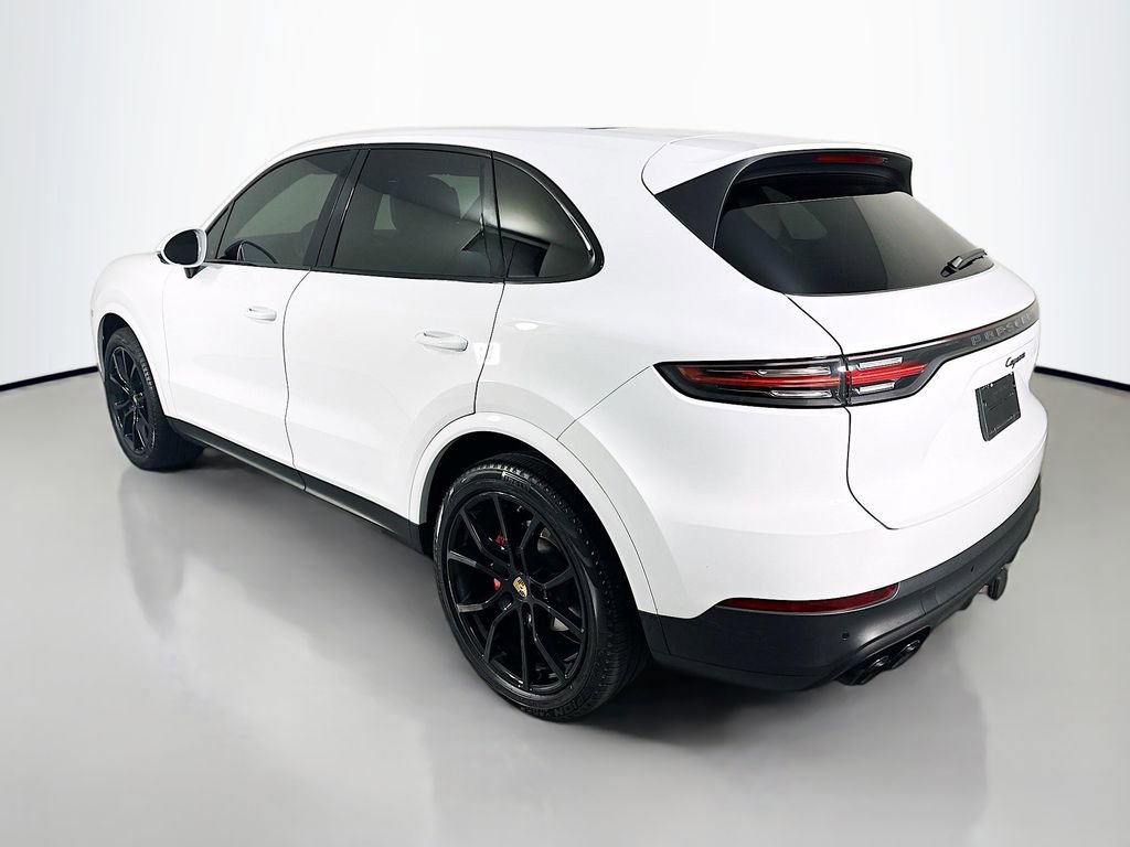 Certified 2022 Porsche Cayenne Platinum Edition image 3