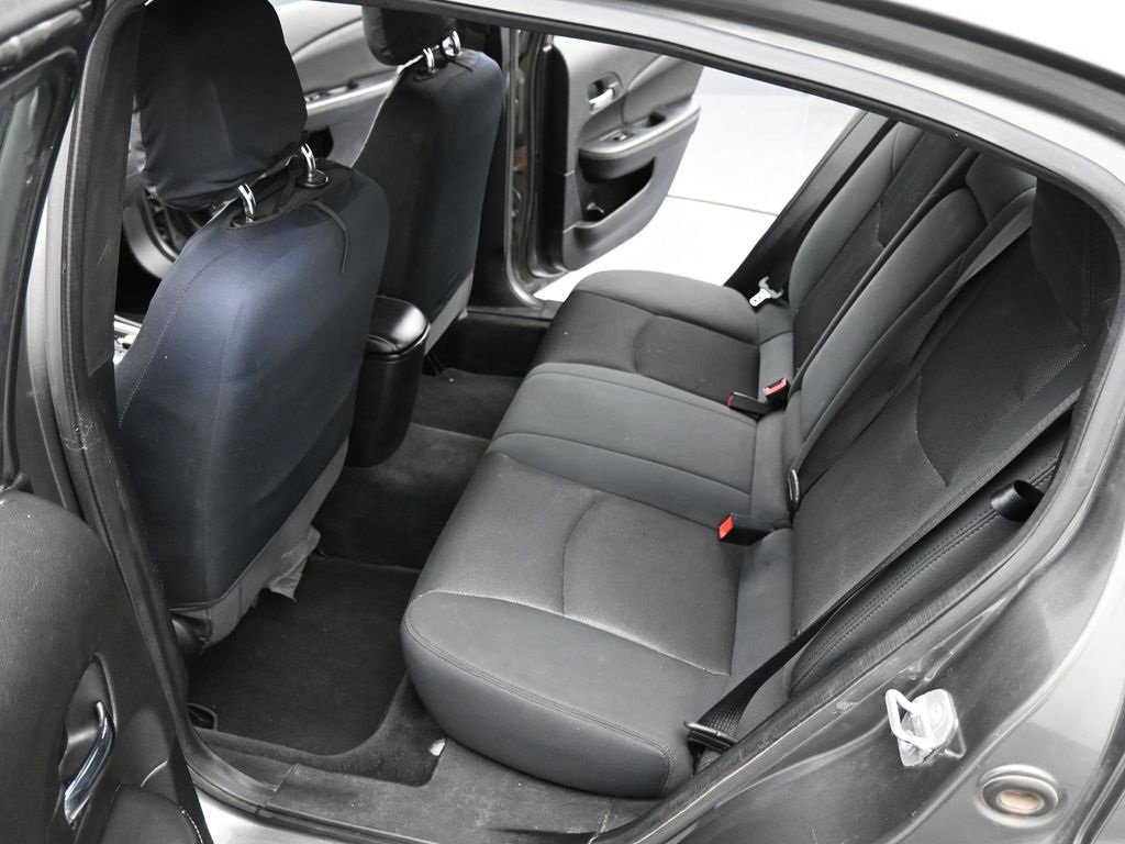 Used 2012 Dodge Avenger SXT image 23