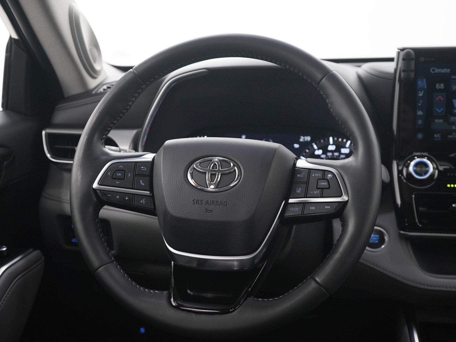 Used 2020 Toyota Highlander Platinum AWD/4WD image 19