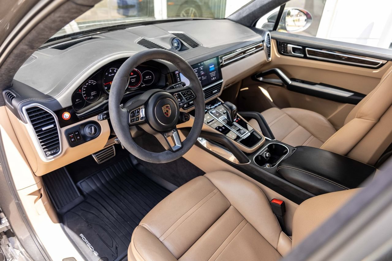Used 2020 Porsche Cayenne Turbo AWD/4WD image 19