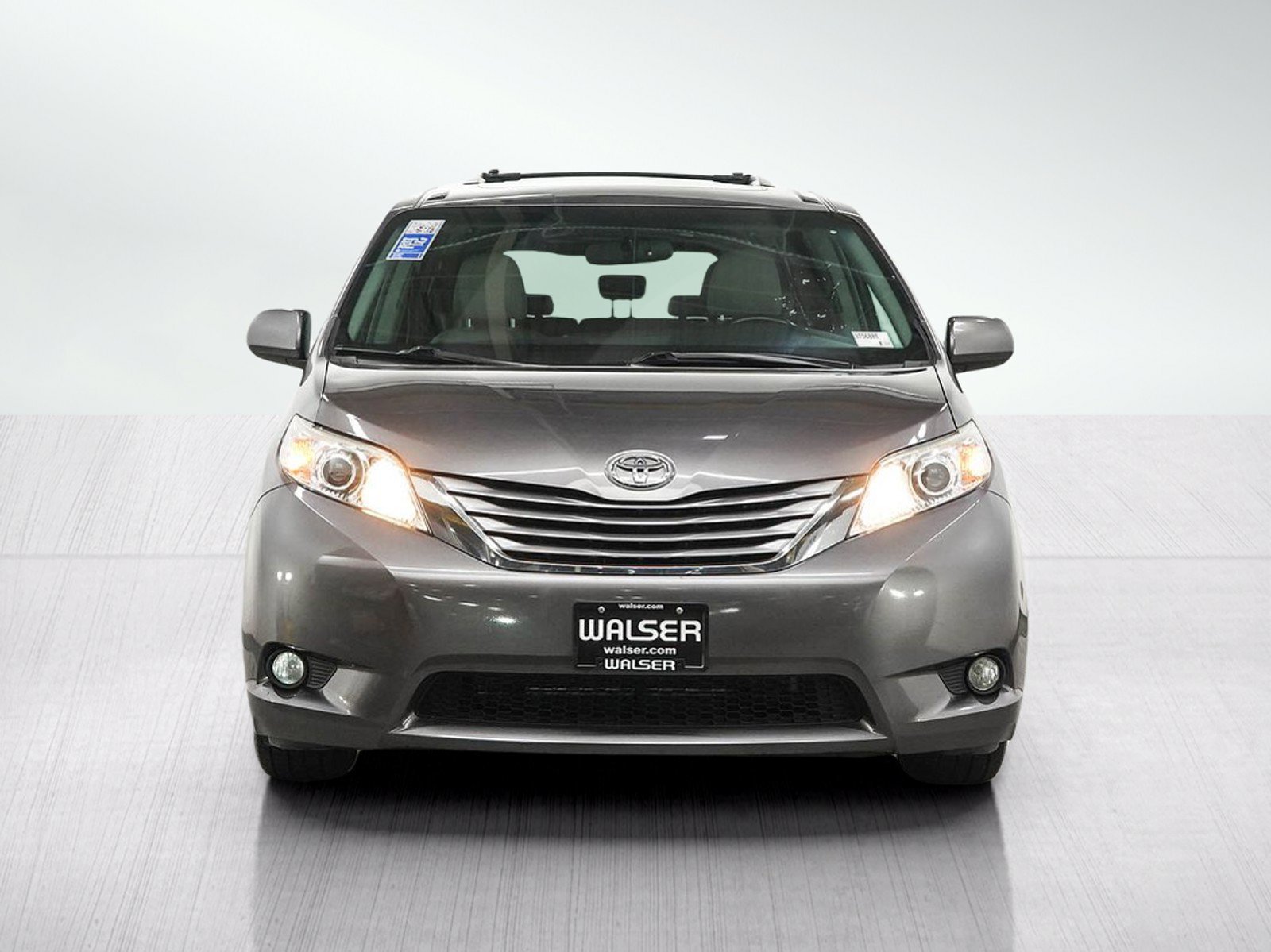 Used 2016 Toyota Sienna XLE FWD image 8