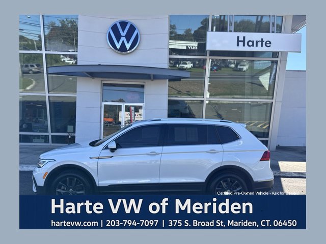 Used 2023 Volkswagen Tiguan SE w/ Panoramic Sunroof Package AWD/4WD image 1