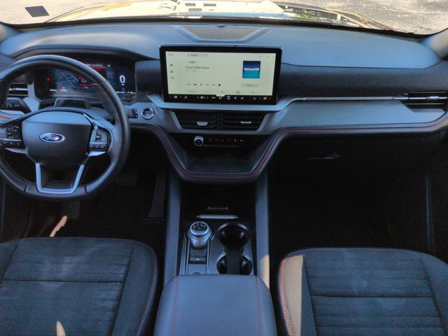 Used 2025 Ford Explorer ST-Line w/ ST-Line Street Pack AWD/4WD image 14