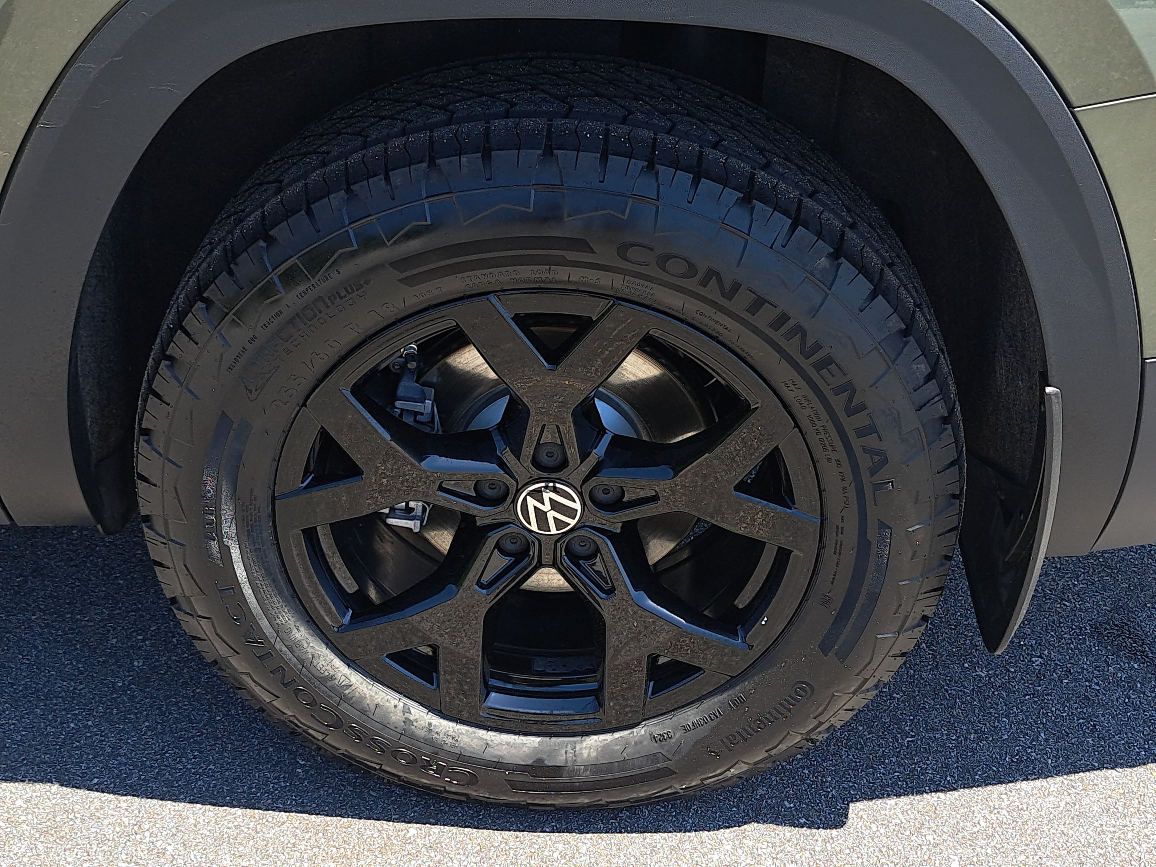 Used 2024 Volkswagen Atlas Peak Edition SEL AWD/4WD image 33