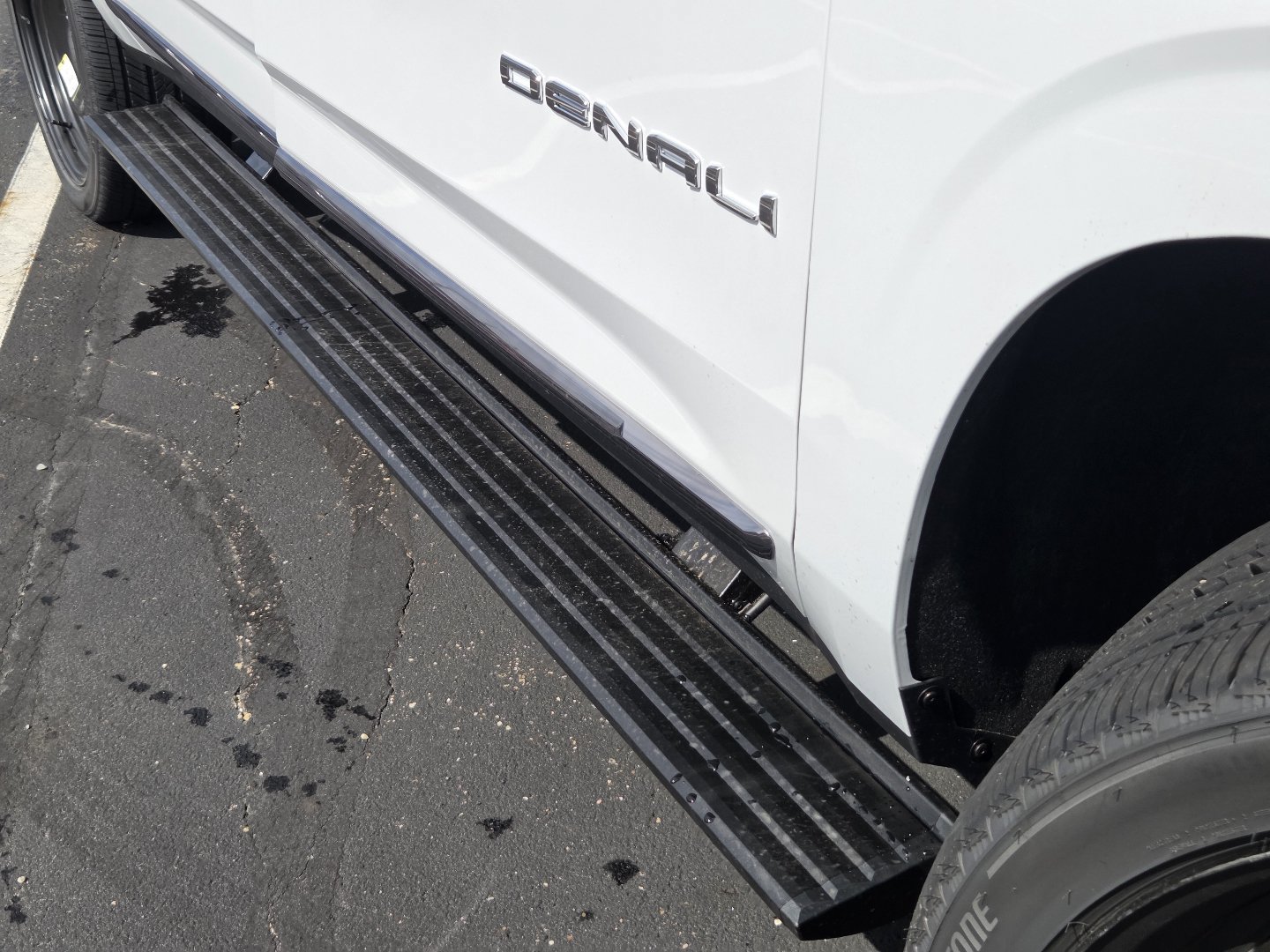 New 2026 GMC Yukon XL Denali Ultimate AWD/4WD image 24