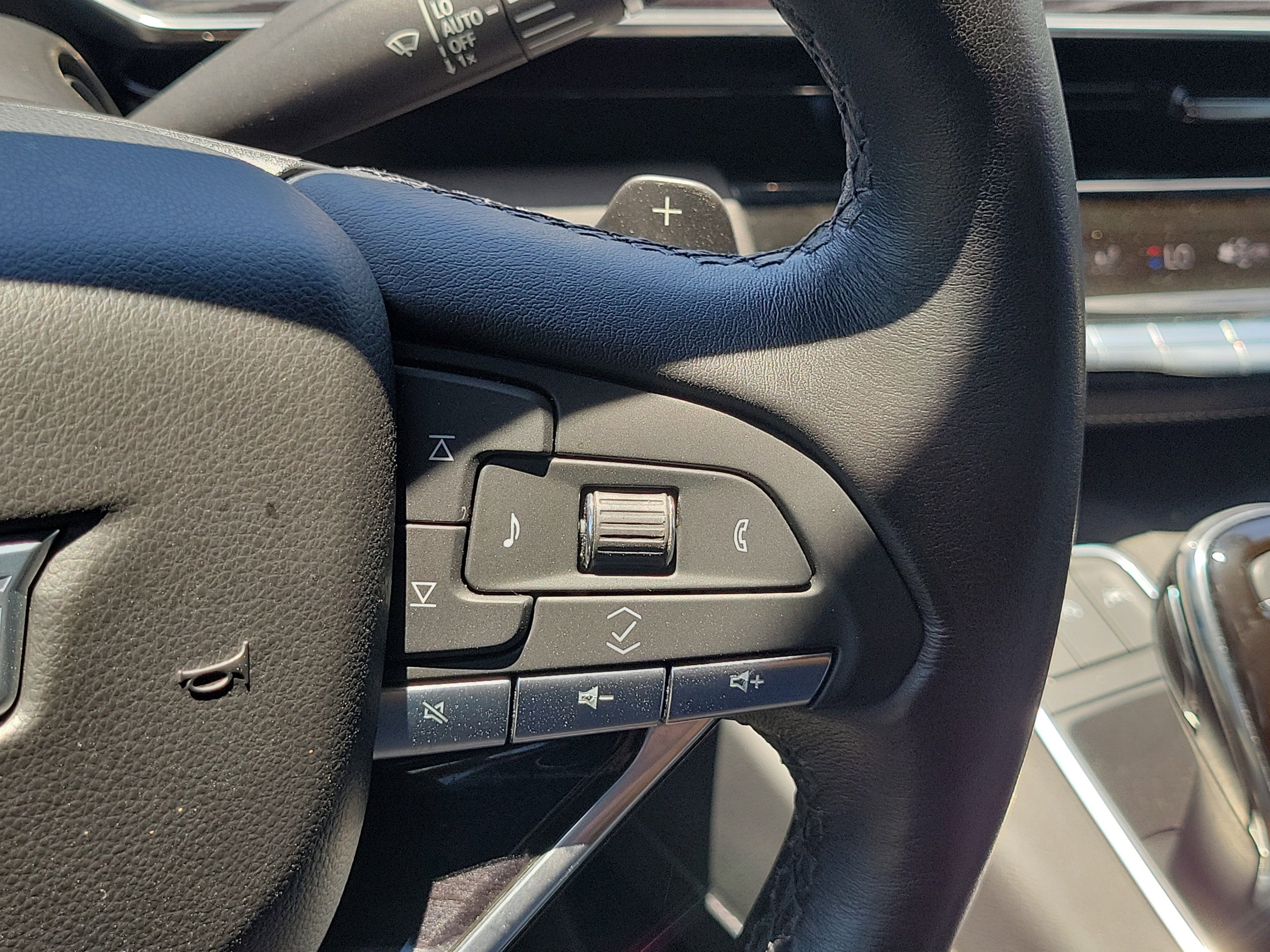 Used 2021 Cadillac Escalade Sport RWD image 26