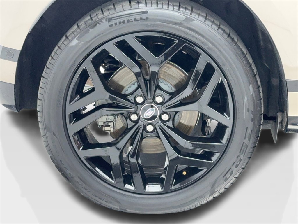 Used 2021 Land Rover Range Rover Evoque R-Dynamic SE image 51