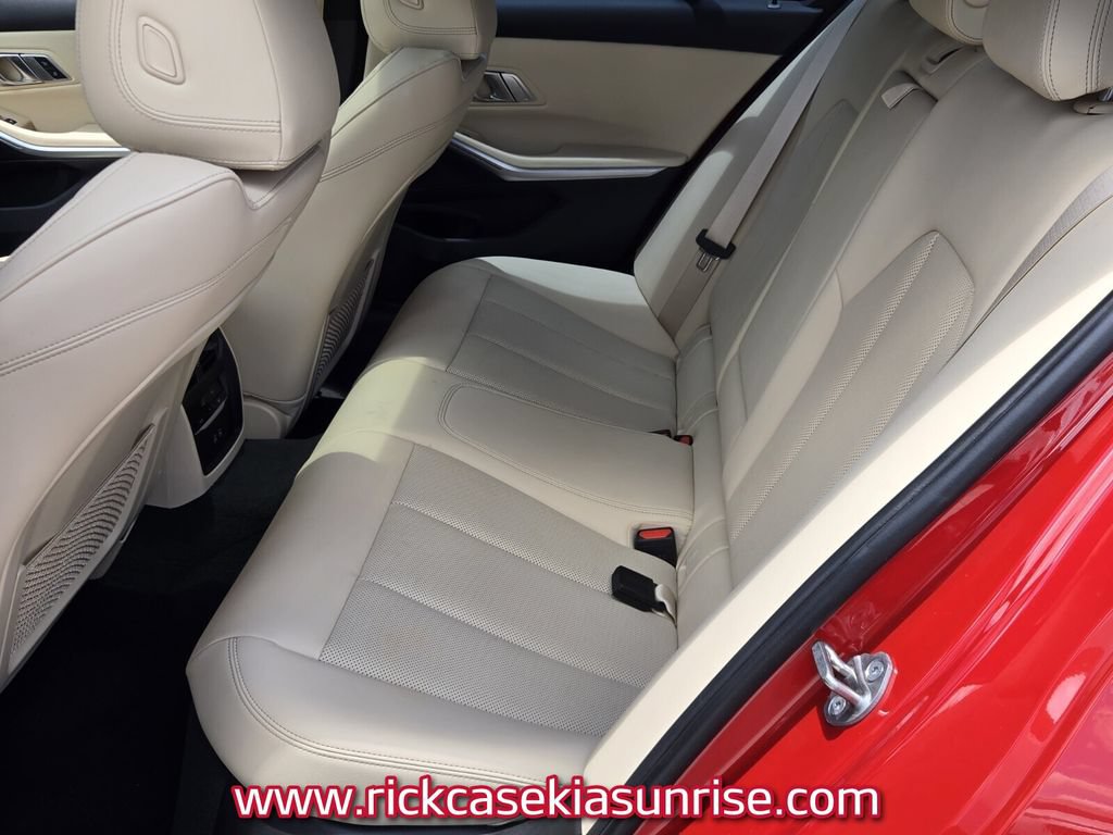 Used 2022 BMW 330i Sedan w/ Driving Assistance Package RWD image 11