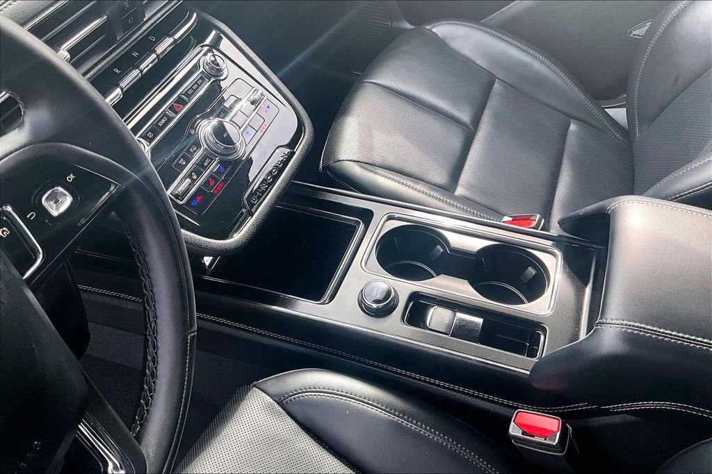 Used 2022 Lincoln Corsair AWD w/ Equipment Group 101A image 15