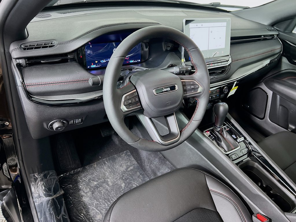New 2026 Jeep Compass Trailhawk w/ Sun, Sound & Navigation Group AWD/4WD image 9