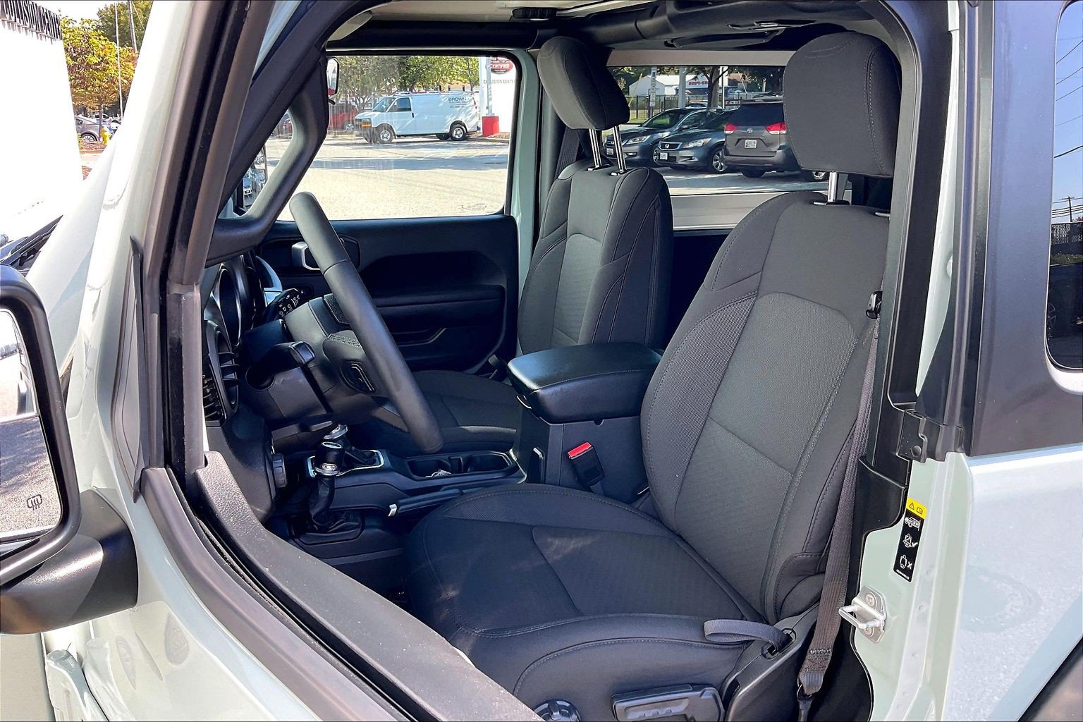 Used 2023 Jeep Wrangler Sport AWD/4WD image 29