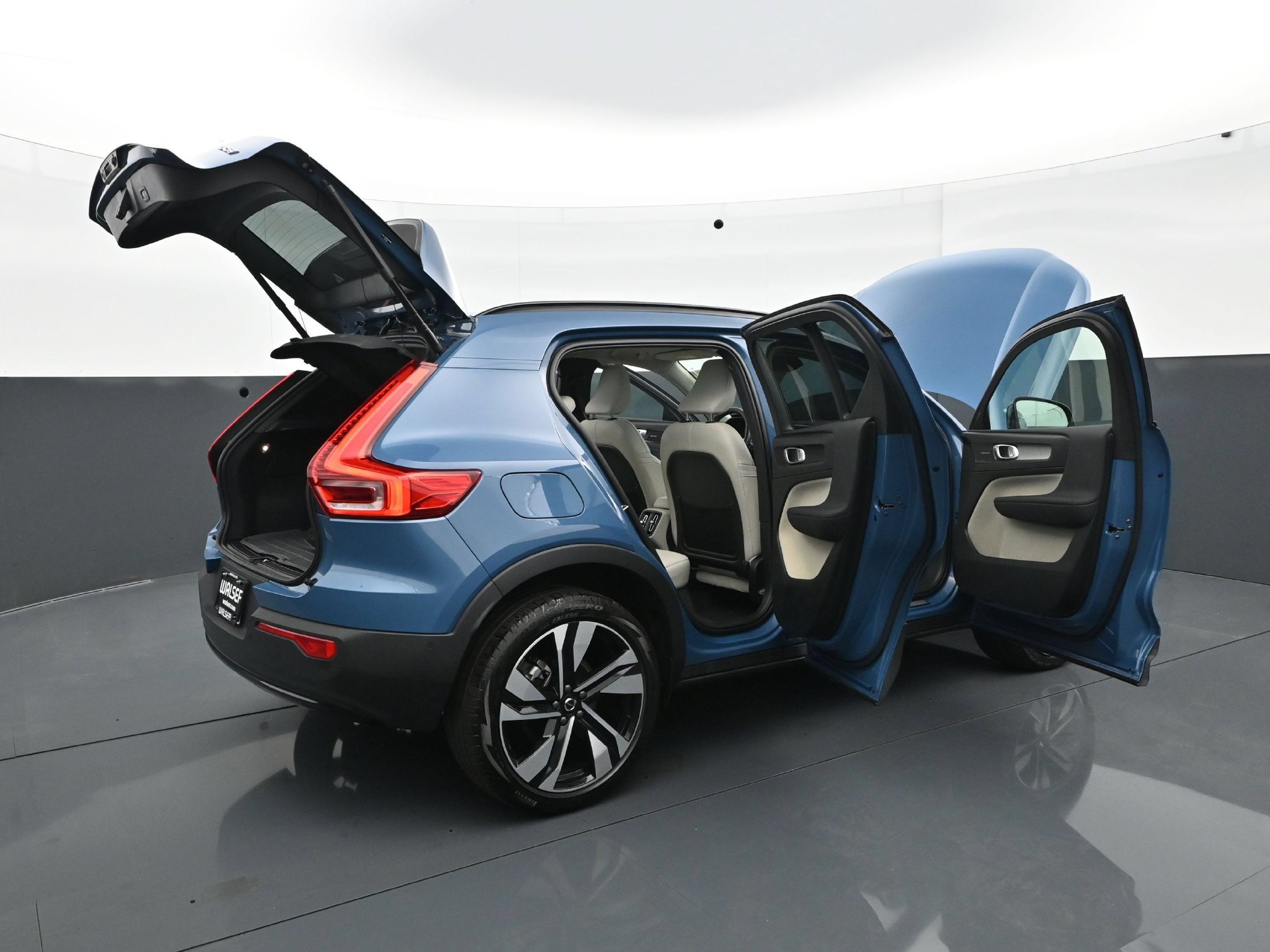 Used 2025 Volvo XC40 B5 Ultra w/ Climate Package AWD/4WD image 42